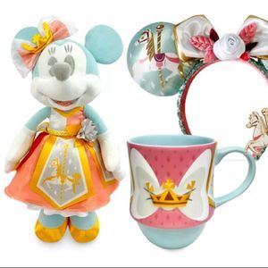 Minnie Mouse Main Attraction King Arthur Doll